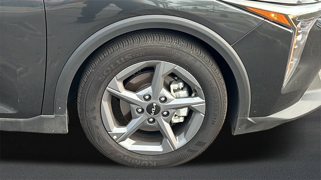 2025 Kia K4 LXS photo 4