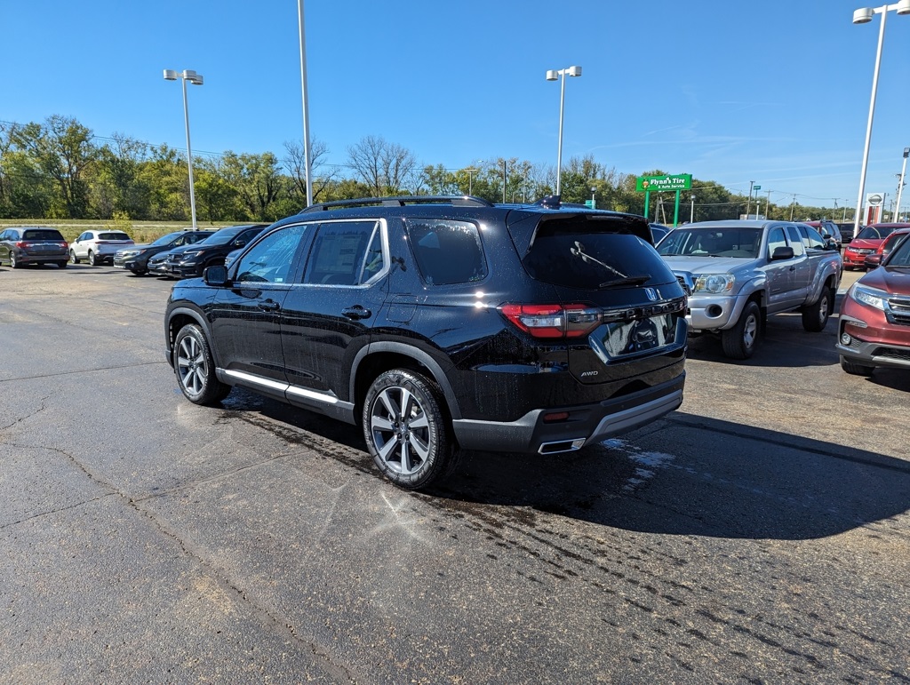 2025 Honda Pilot Touring photo 4