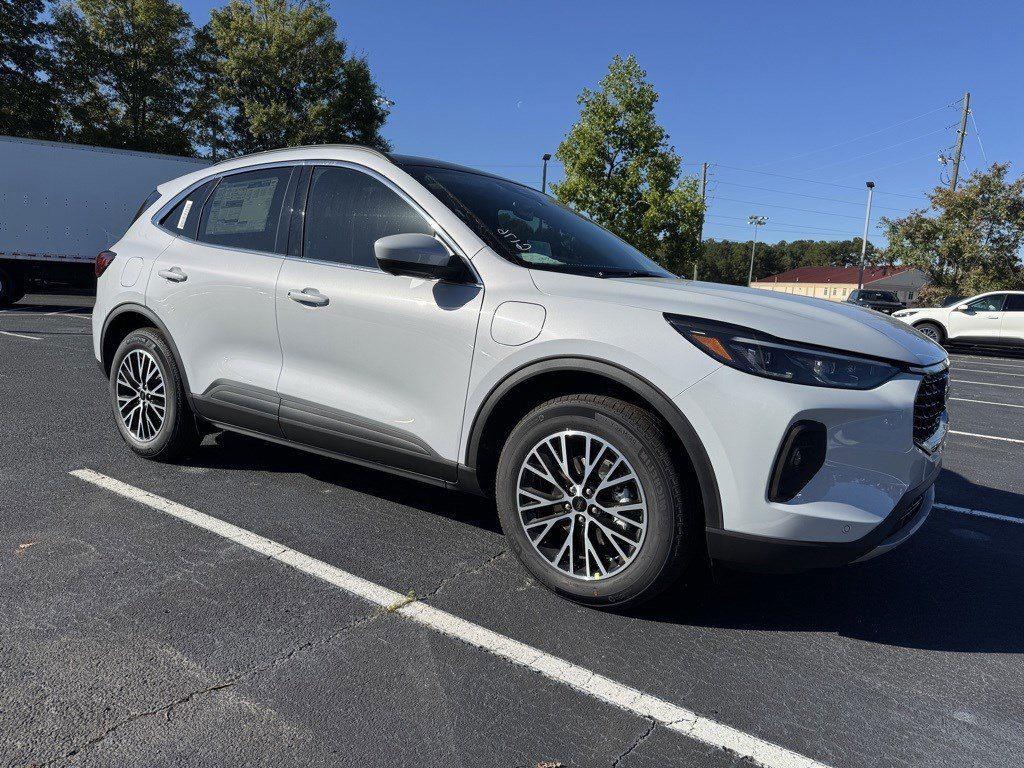 2025 Ford Escape Plug-In Hybrid photo 10