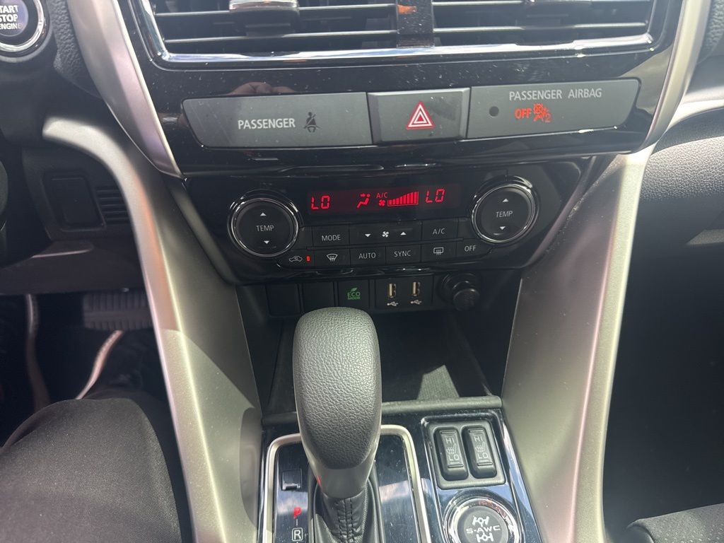 2024 Mitsubishi Eclipse Cross SE photo 5