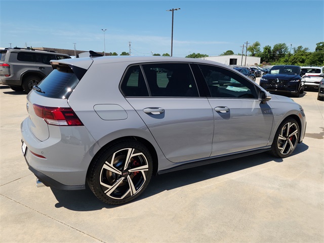 2025 Volkswagen Golf GTI SE photo 2