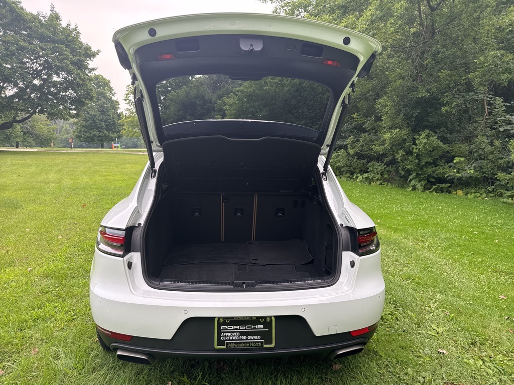 2019 Porsche Macan Base photo 11