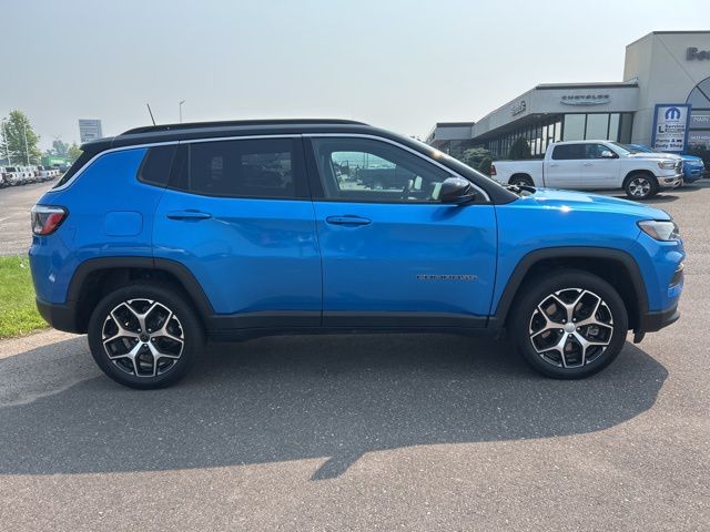 2025 Jeep Compass Limited photo 4