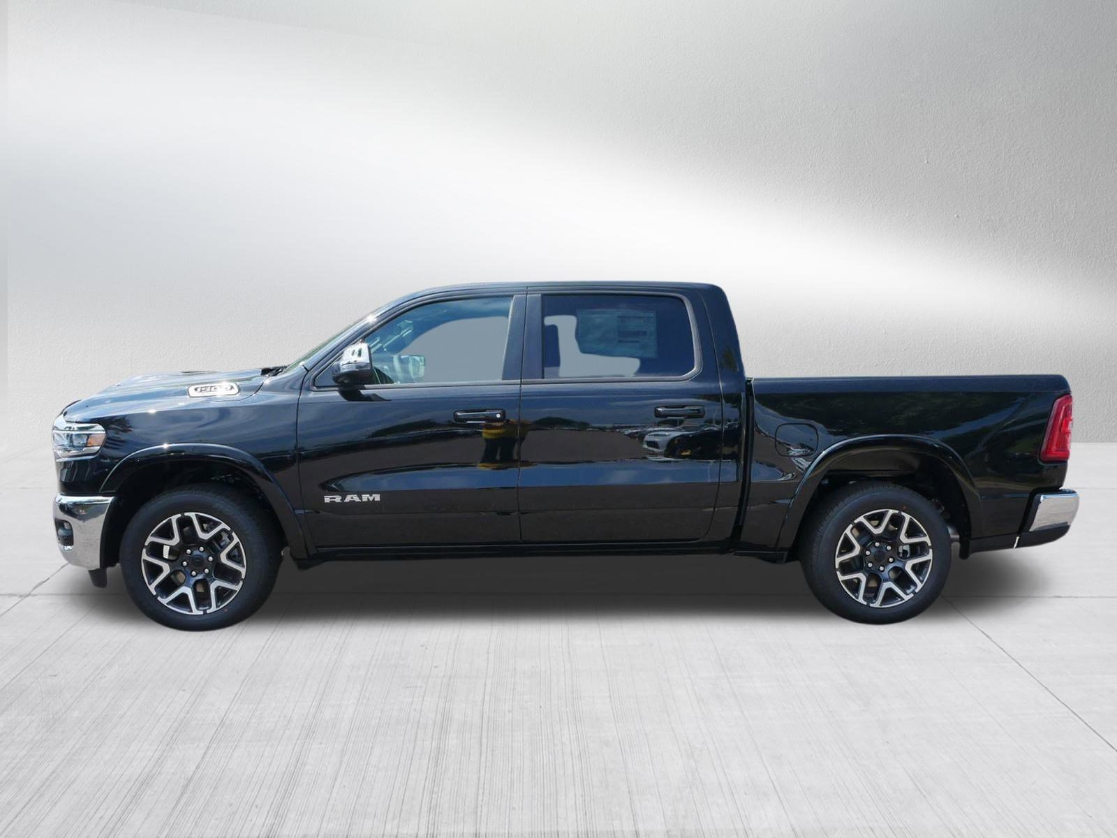 2026 Ram 1500 Laramie photo 4