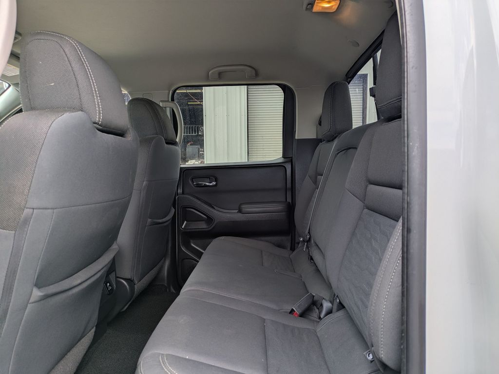 2022 Nissan Frontier SV photo 20