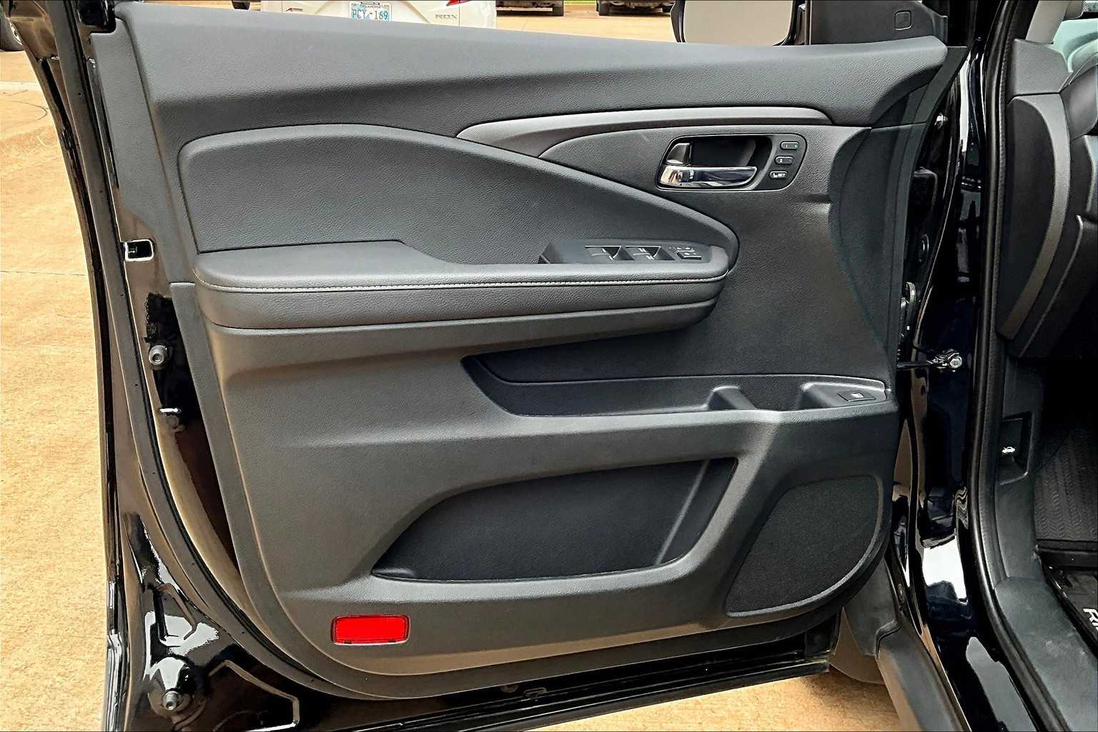 2024 Honda Ridgeline RTL photo 23
