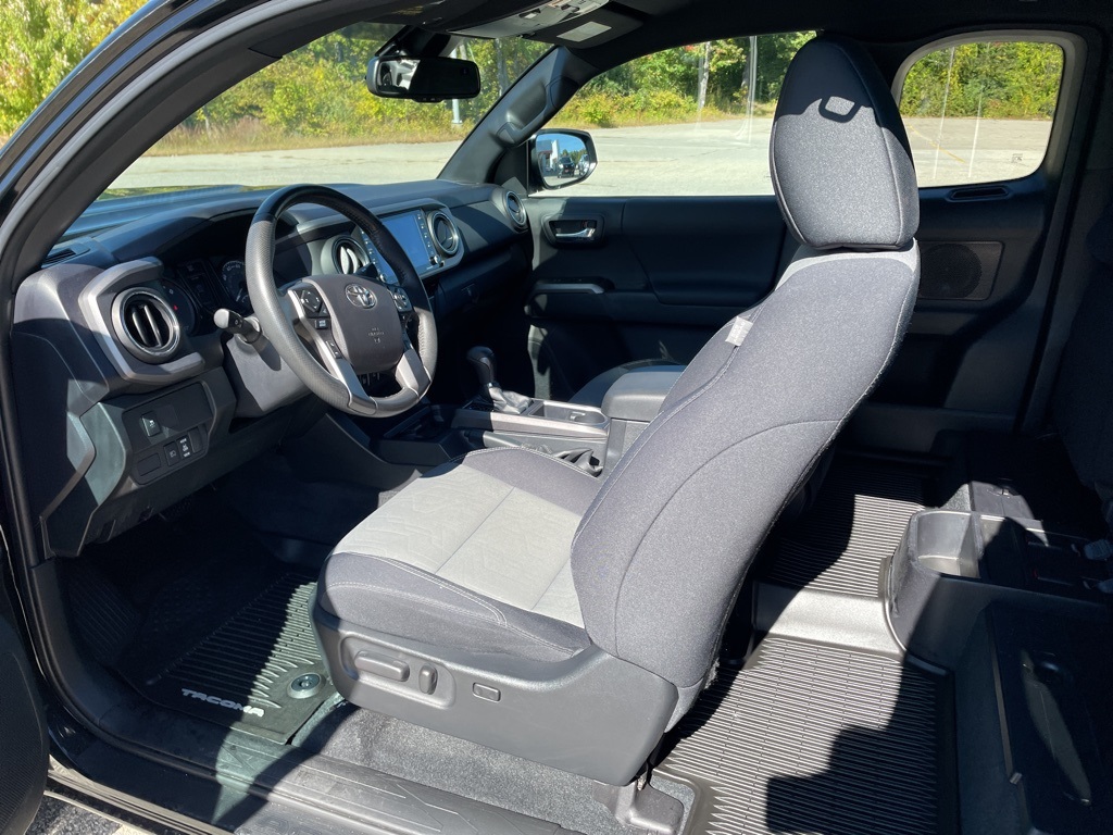 2021 Toyota Tacoma TRD Sport photo 4