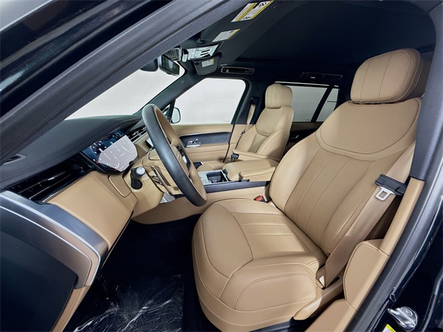 2025 Land Rover Range Rover SE photo 8
