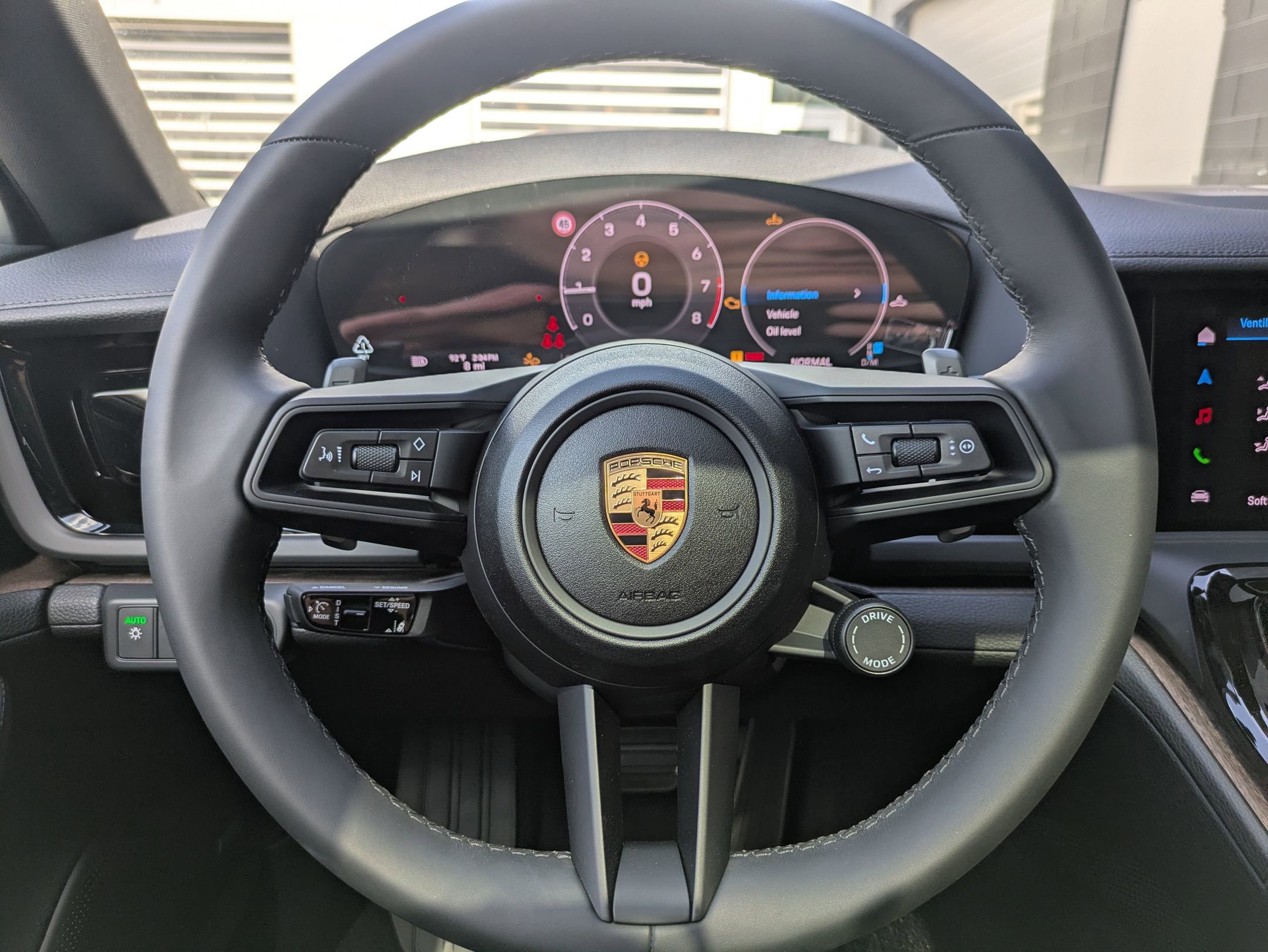 2025 Porsche Panamera 4 photo 15