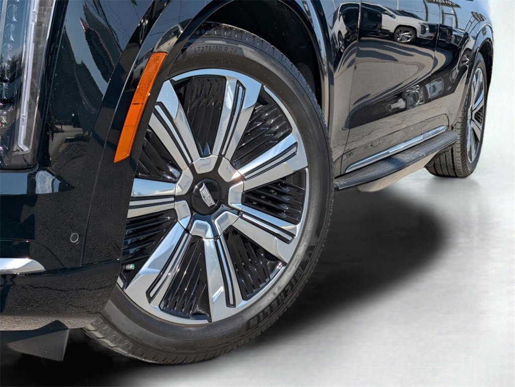 2025 Cadillac Escalade IQ Luxury photo 2