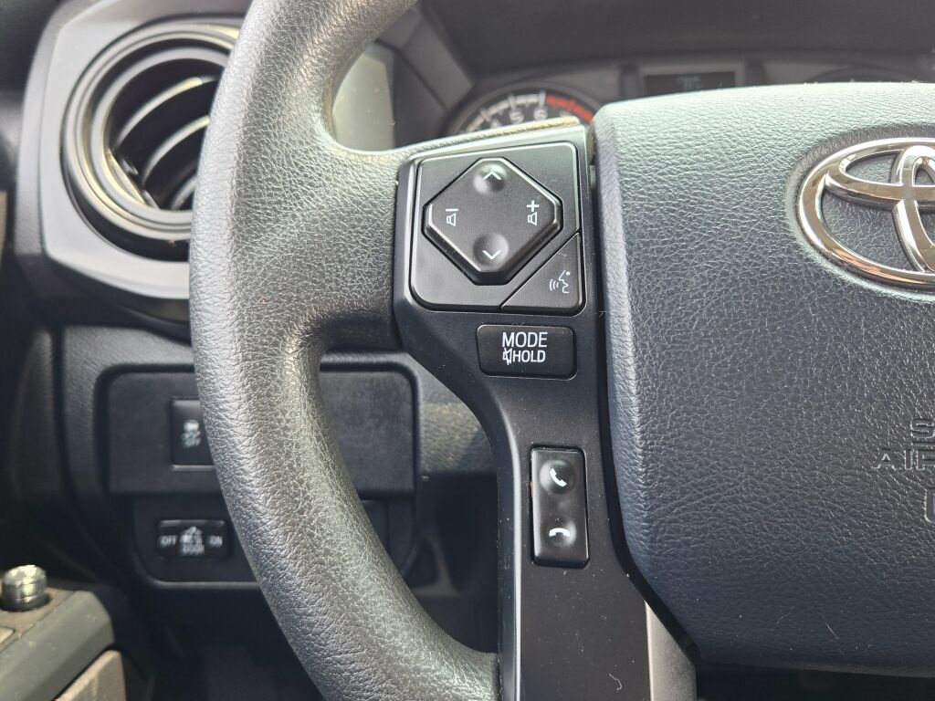 2020 Toyota Tacoma TRD Off-Road photo 25