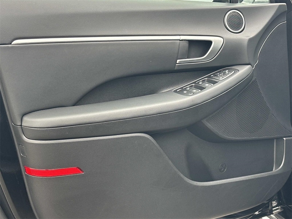2025 Hyundai Sonata SEL photo 24