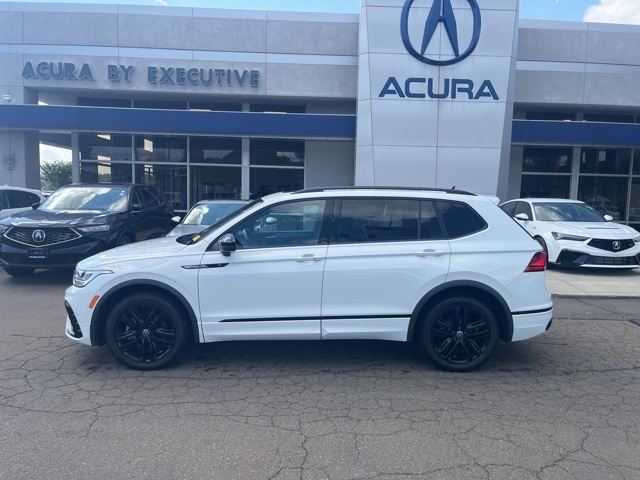 2022 Volkswagen Tiguan SE R-Line Black photo 2
