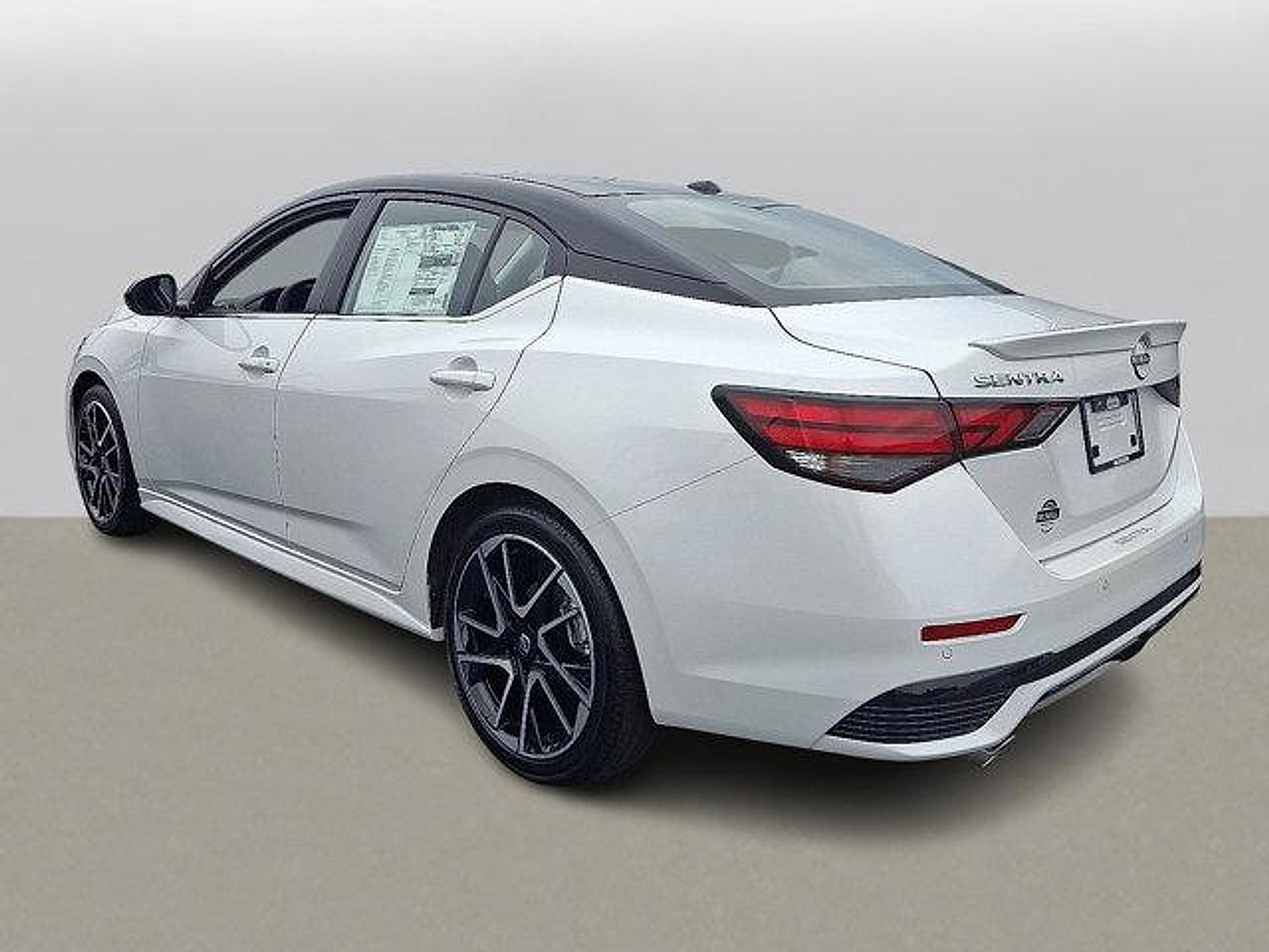 2025 Nissan Sentra SR photo 4