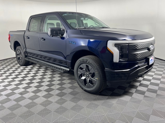 2025 Ford F-150 Lightning photo 3