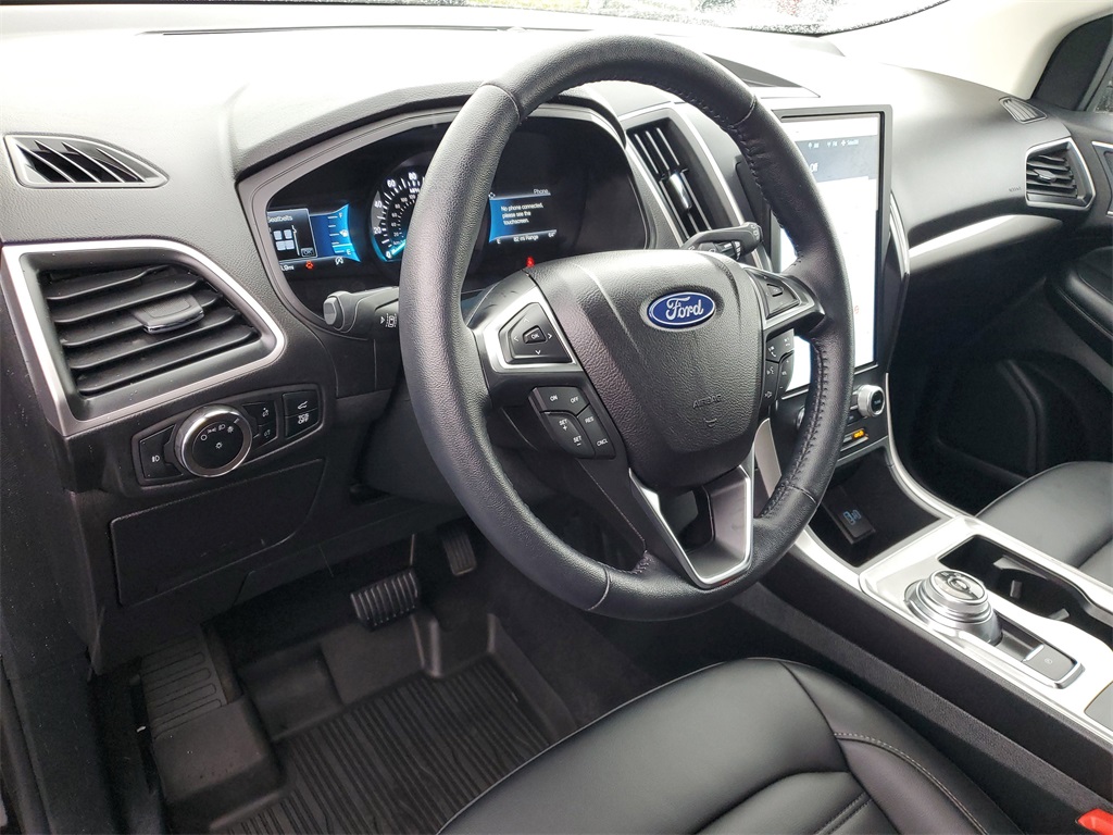 2024 Ford Edge SEL photo 3