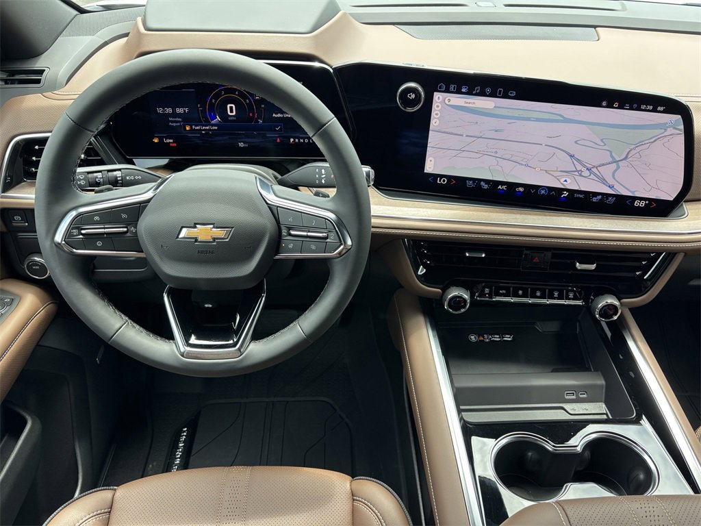2025 Chevrolet Tahoe High Country photo 2