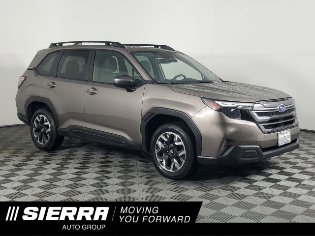 2025 Subaru Forester Premium's photo