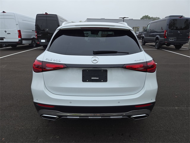 2026 Mercedes Benz GLC 300 4MATIC photo 4