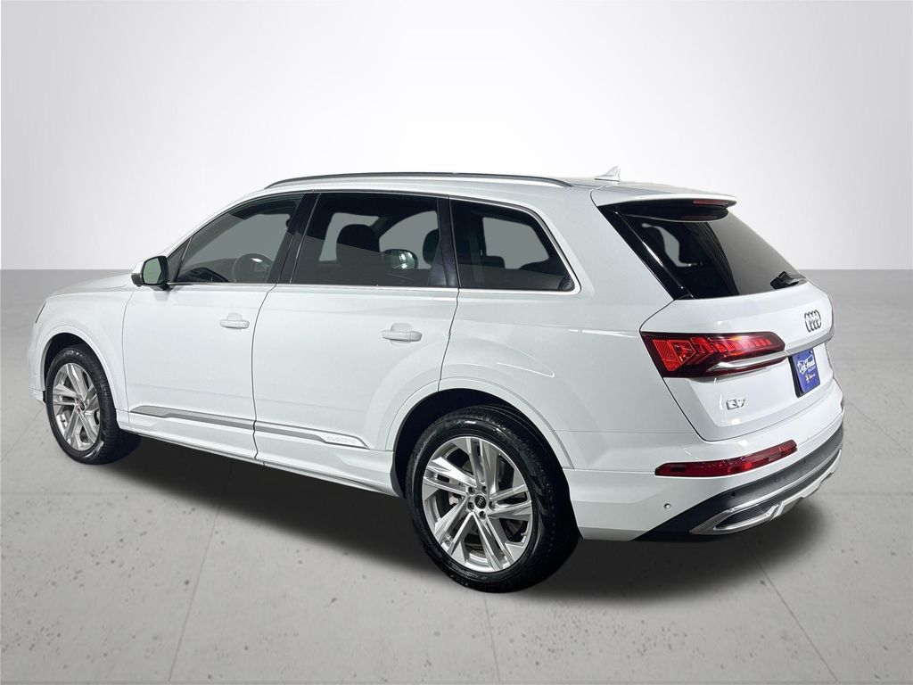 2024 Audi Q7 55 Premium Plus photo 8
