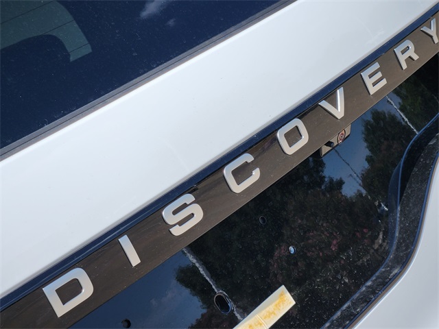 2025 Land Rover Discovery S photo 4