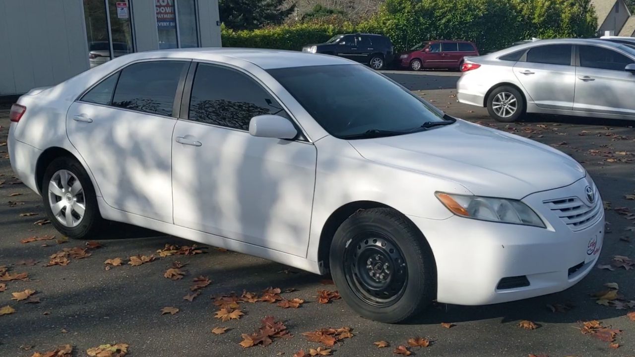 2009 Toyota Camry SE's photo