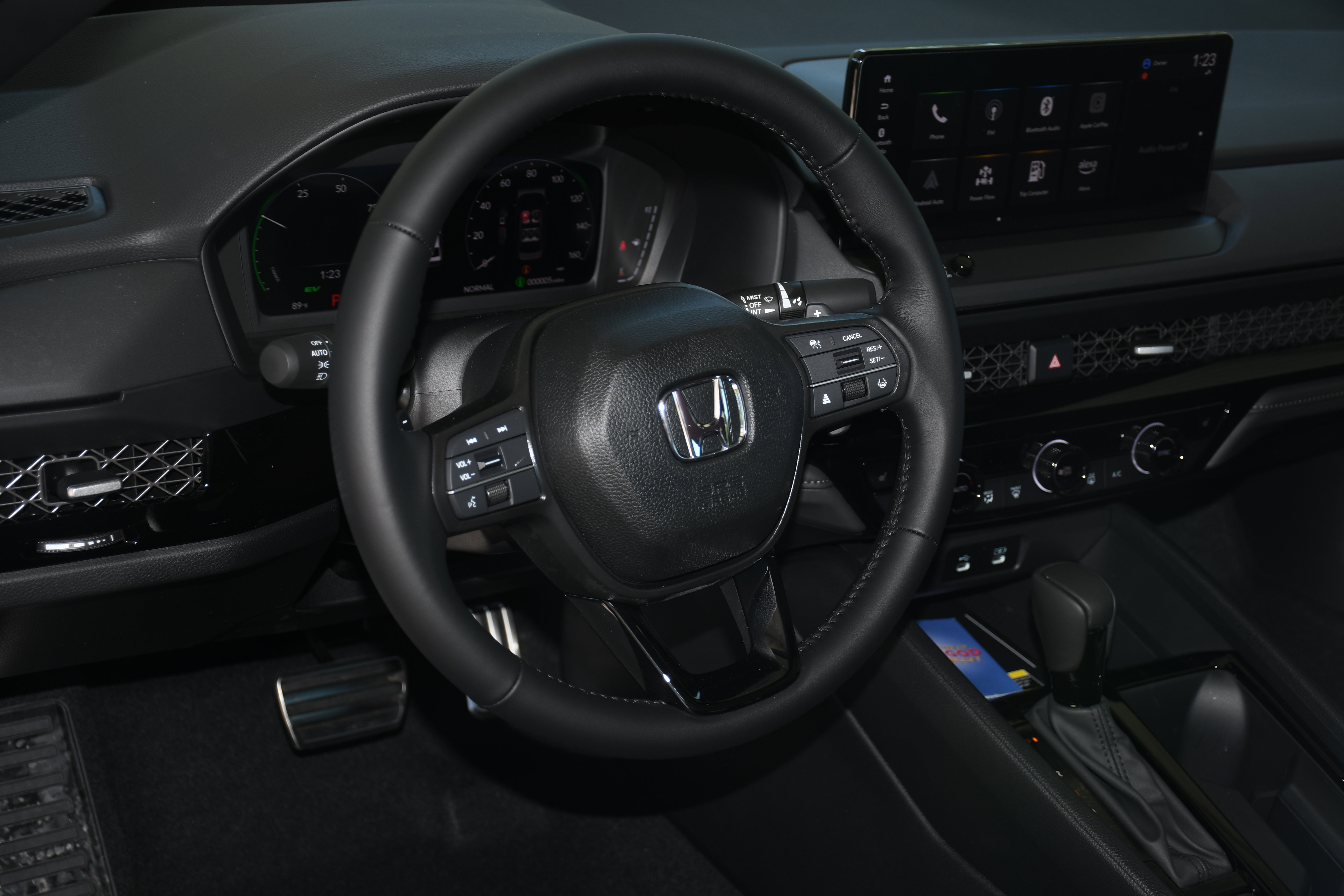 2025 Honda Accord Hybrid Sport photo 2