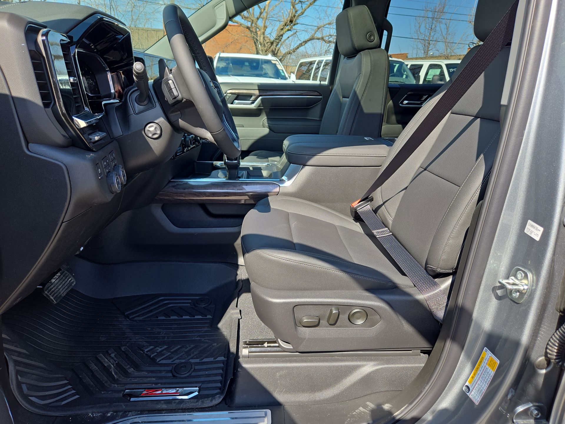 2025 Chevrolet Silverado 1500 LTZ photo 24