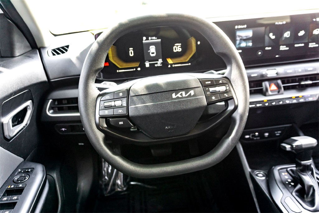 2025 Kia K4 LXS photo 27