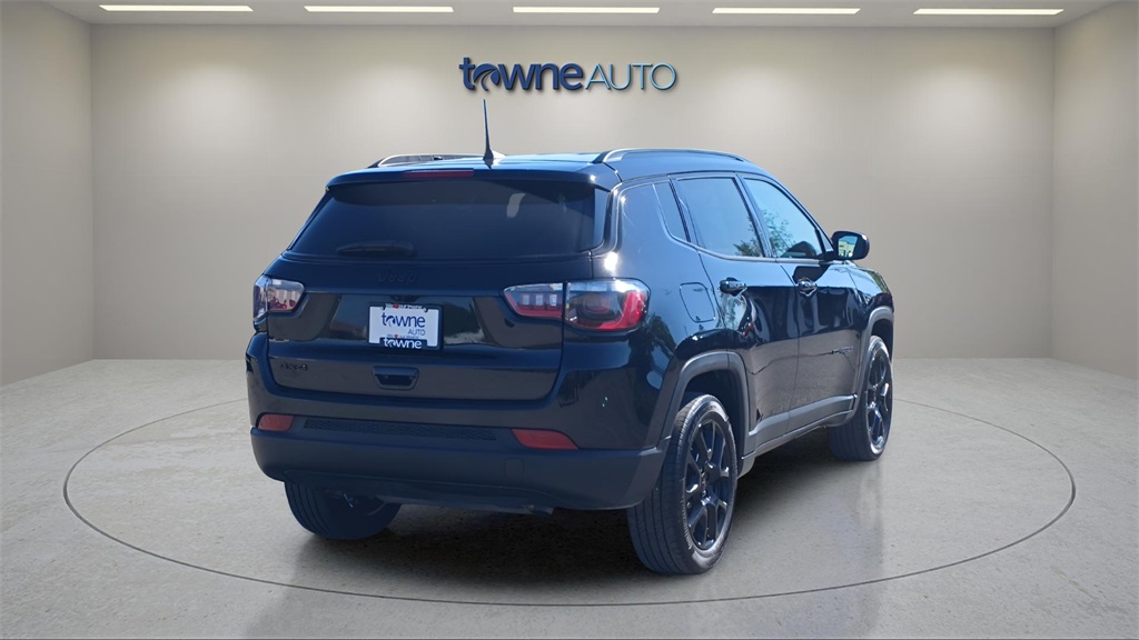 2023 Jeep Compass Altitude photo 4