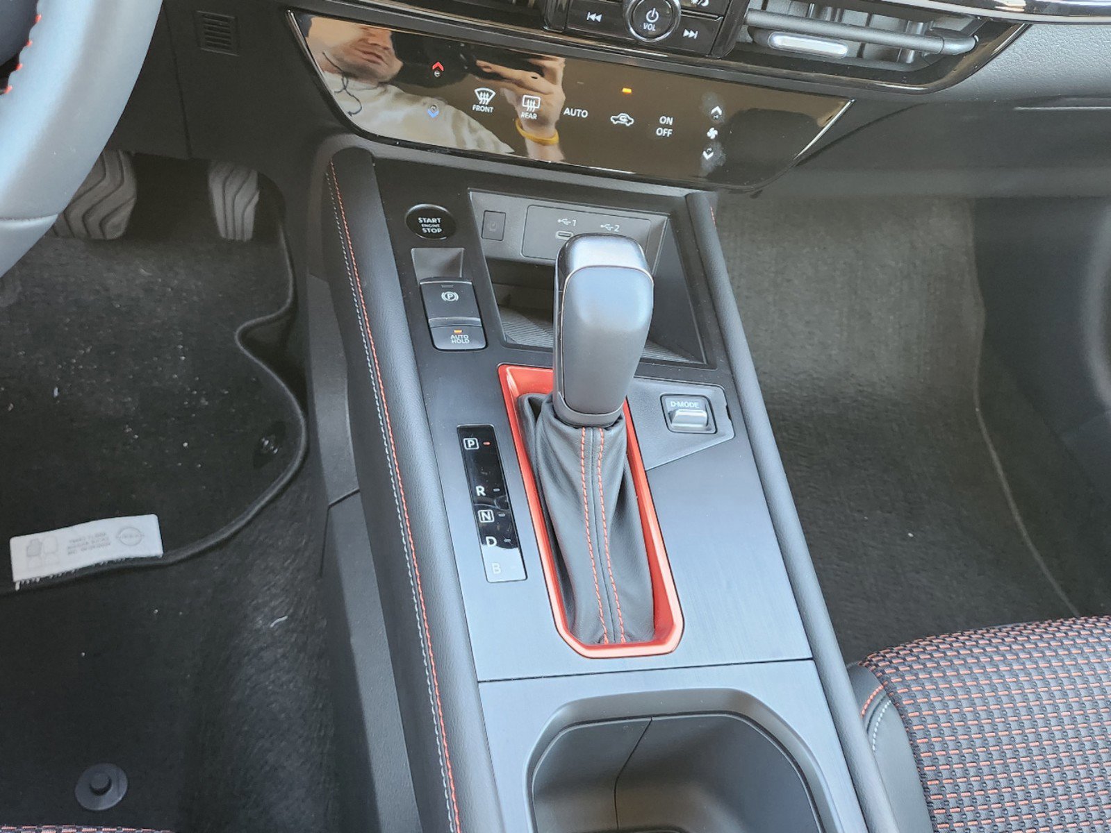 2025 Nissan Kicks SR photo 10