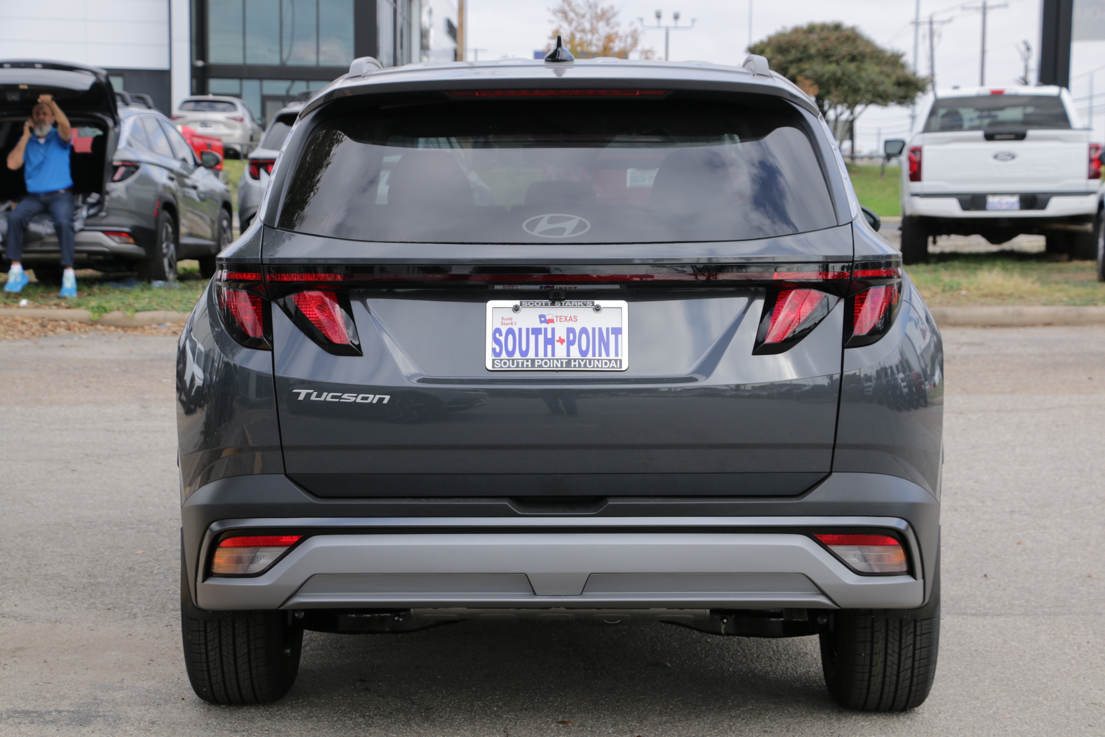 2026 Hyundai Tucson SEL photo 2