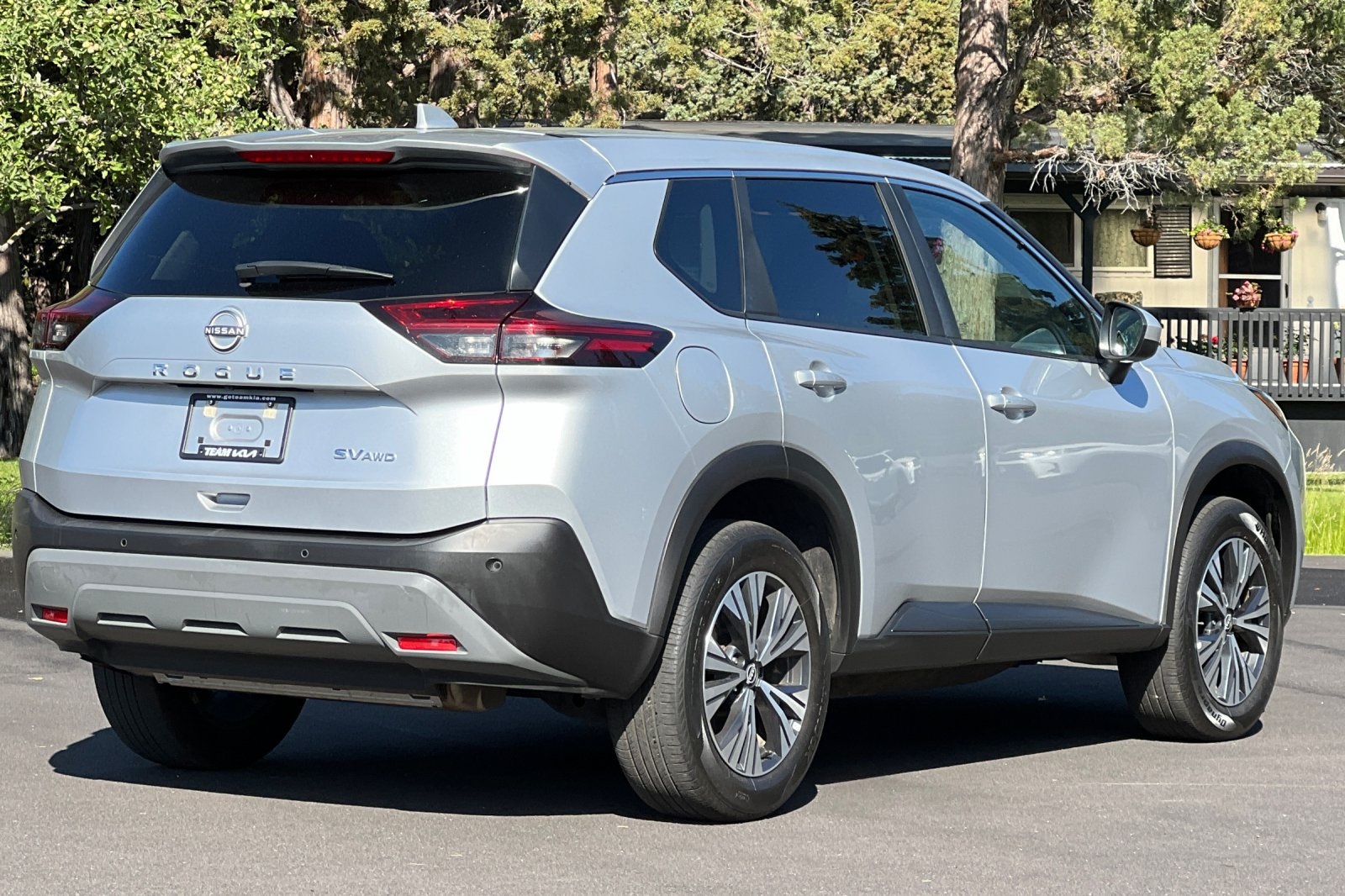 2023 Nissan Rogue SV photo 4