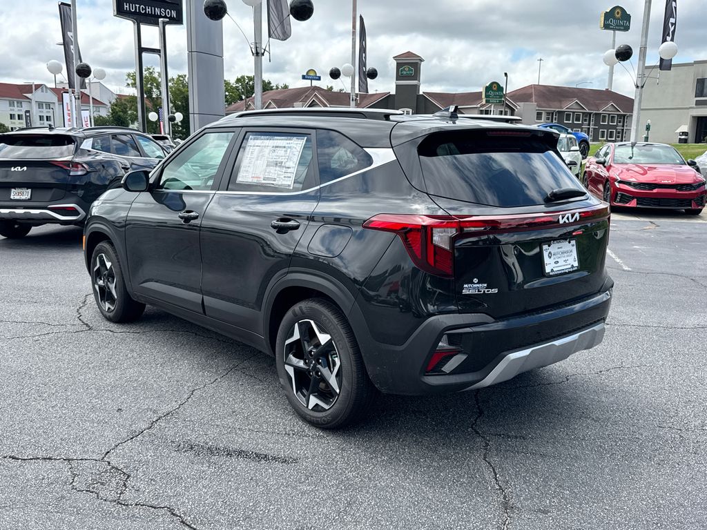 2025 Kia Seltos EX photo 4