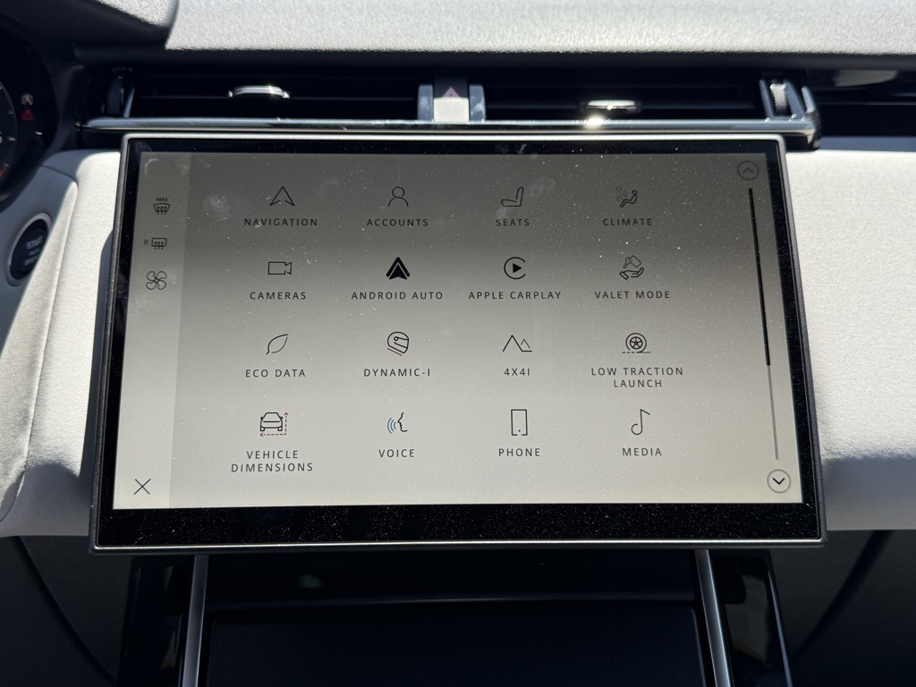 2026 Land Rover Range Rover Velar SE photo 19