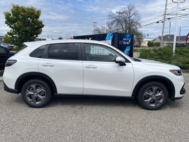 2026 Honda HR-V LX photo 2