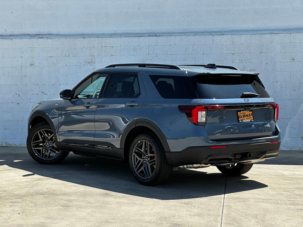2025 Ford Explorer ST-Line photo 4