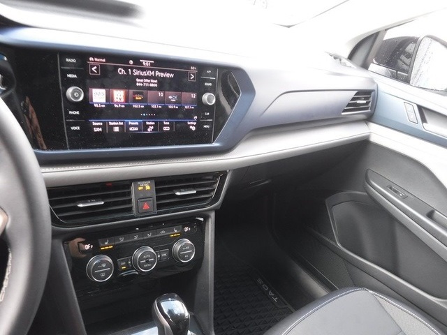 2024 Volkswagen Taos SE photo 18