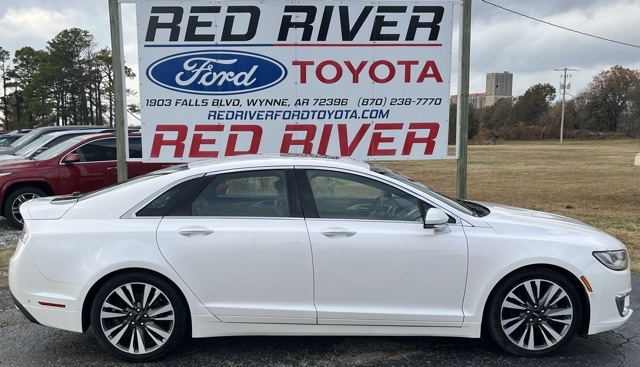 2018 Lincoln MKZ Reserve's photo