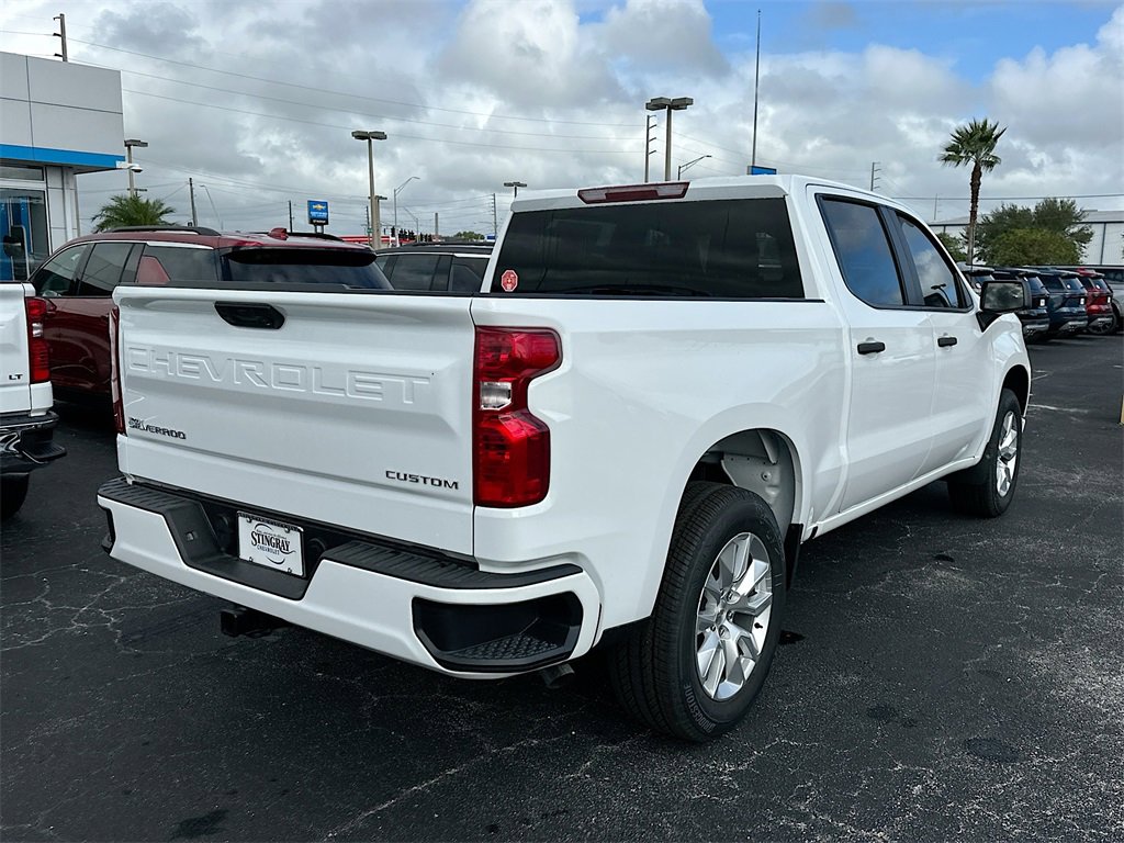 2025 Chevrolet Silverado 1500 Custom photo 4