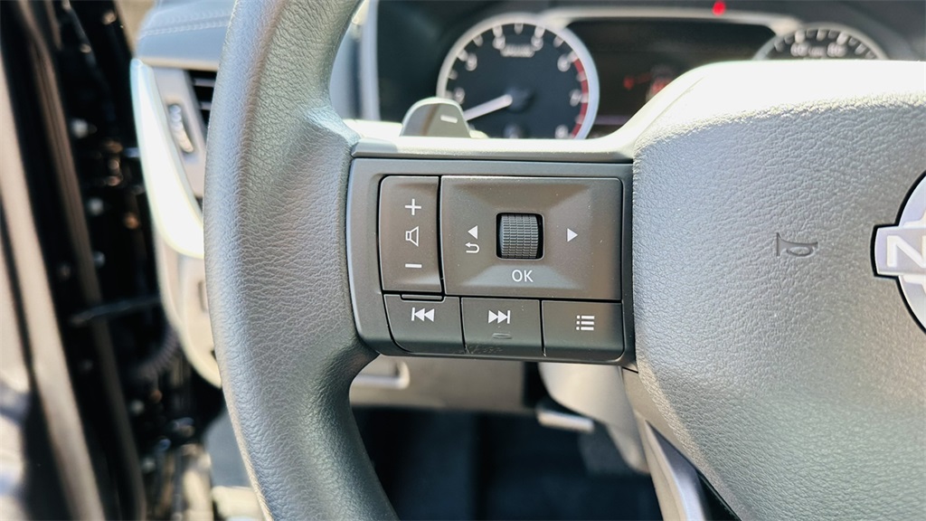 2026 Nissan Rogue S photo 17