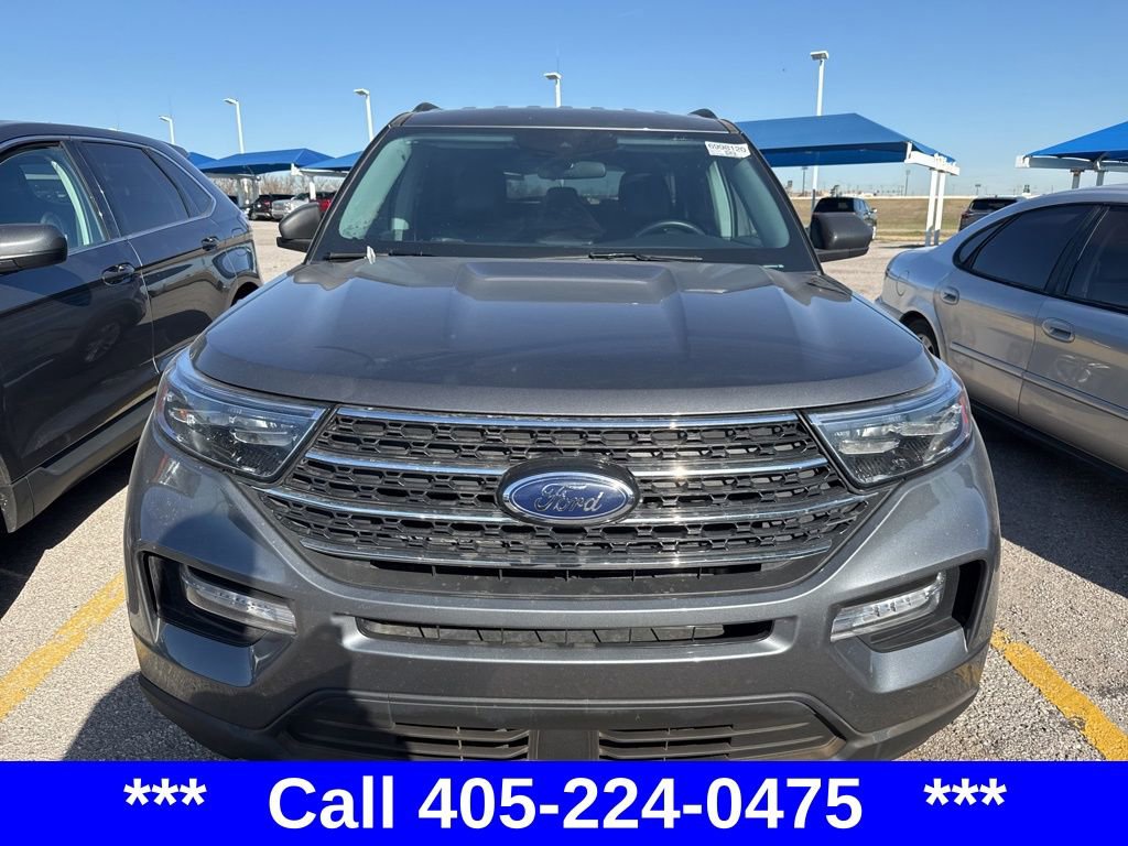 2023 Ford Explorer XLT photo 3