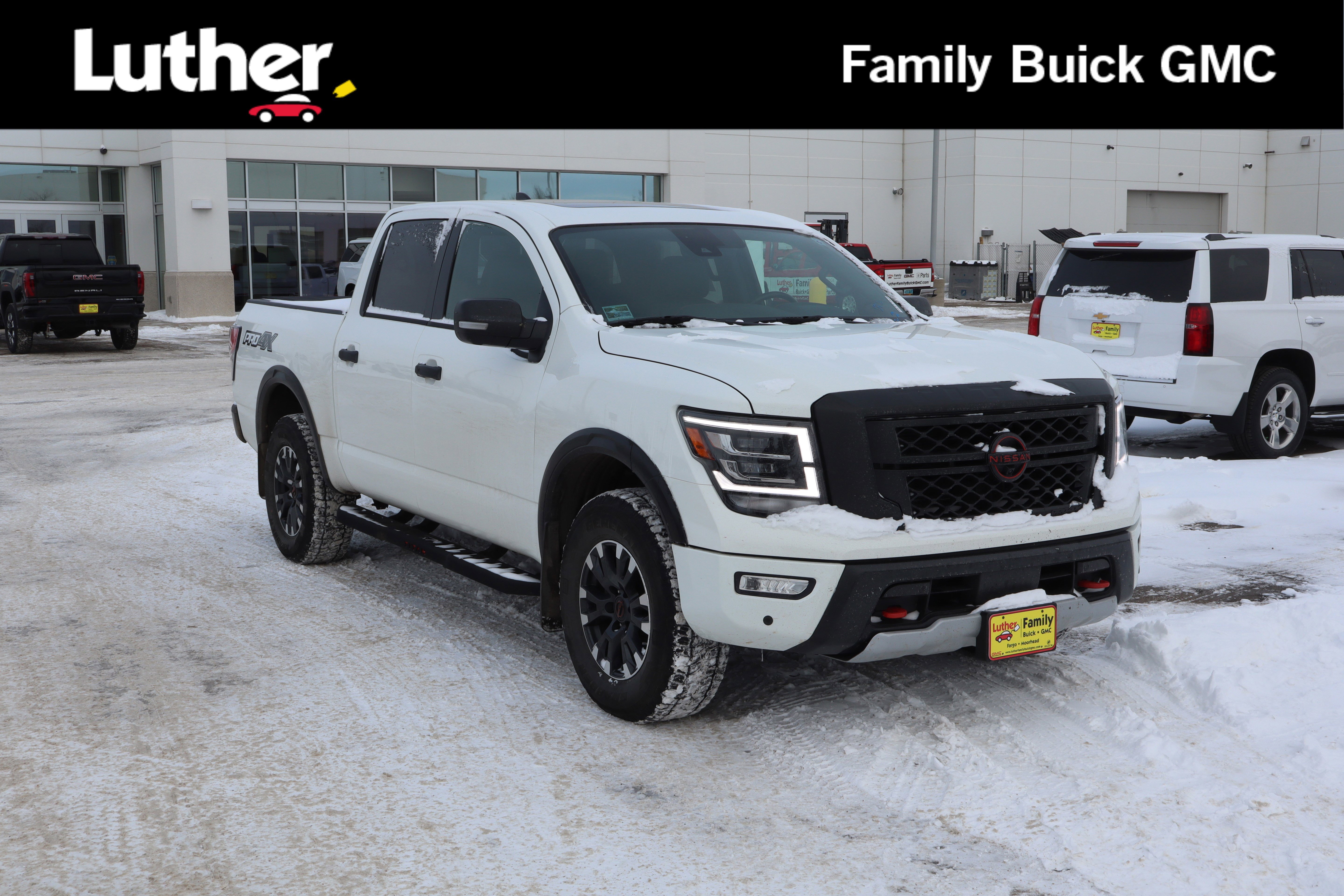 2024 Nissan Titan PRO-4X's photo