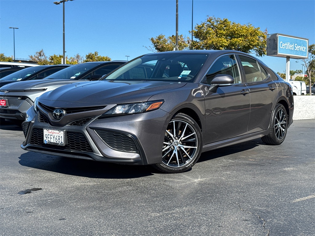 2023 Toyota Camry SE photo 2