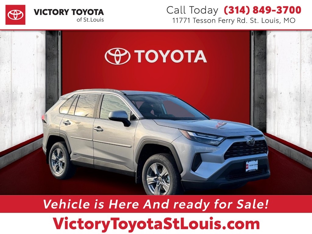 2025 Toyota RAV4 XLE's photo