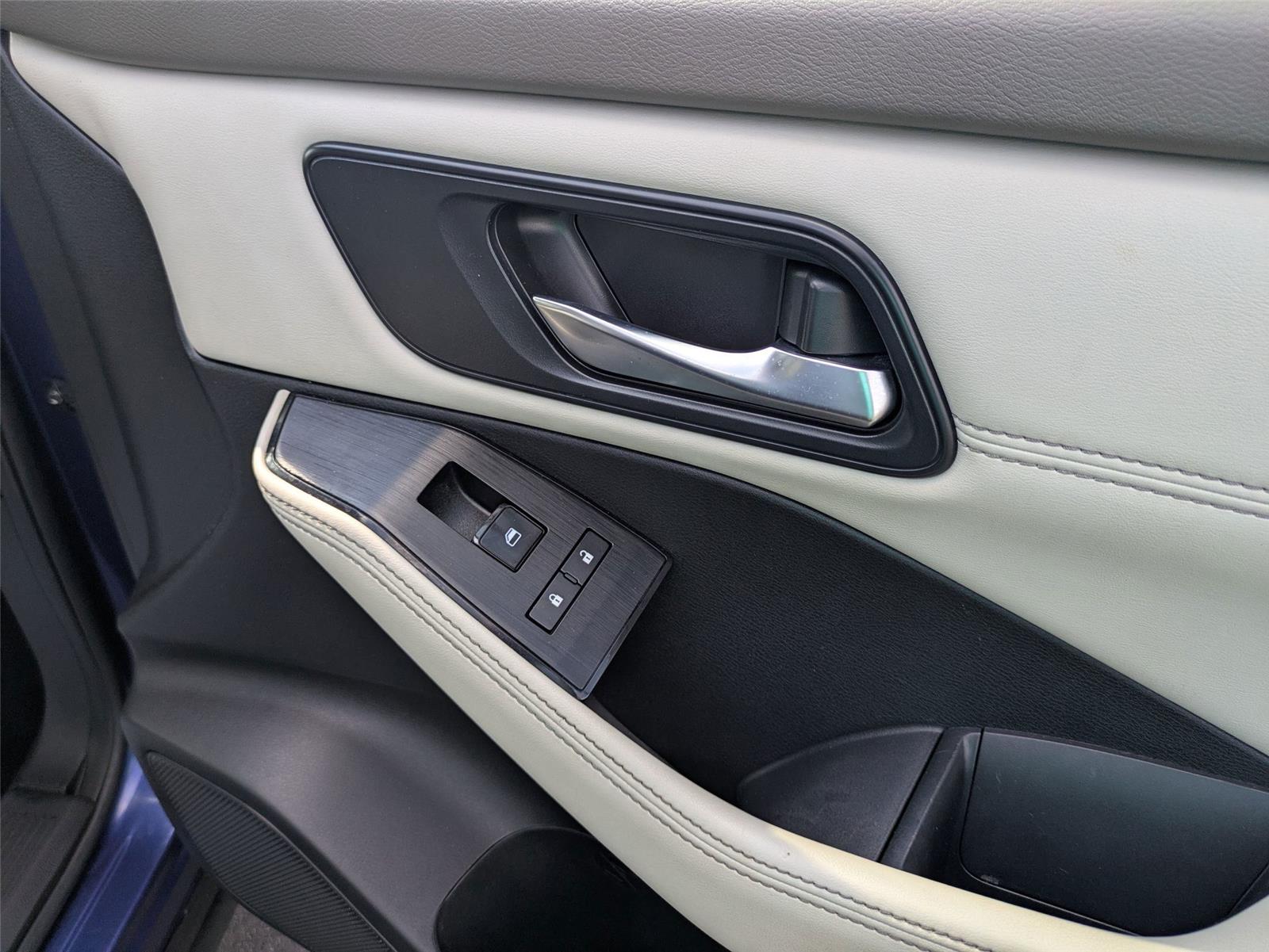 2022 Nissan Rogue SV photo 27