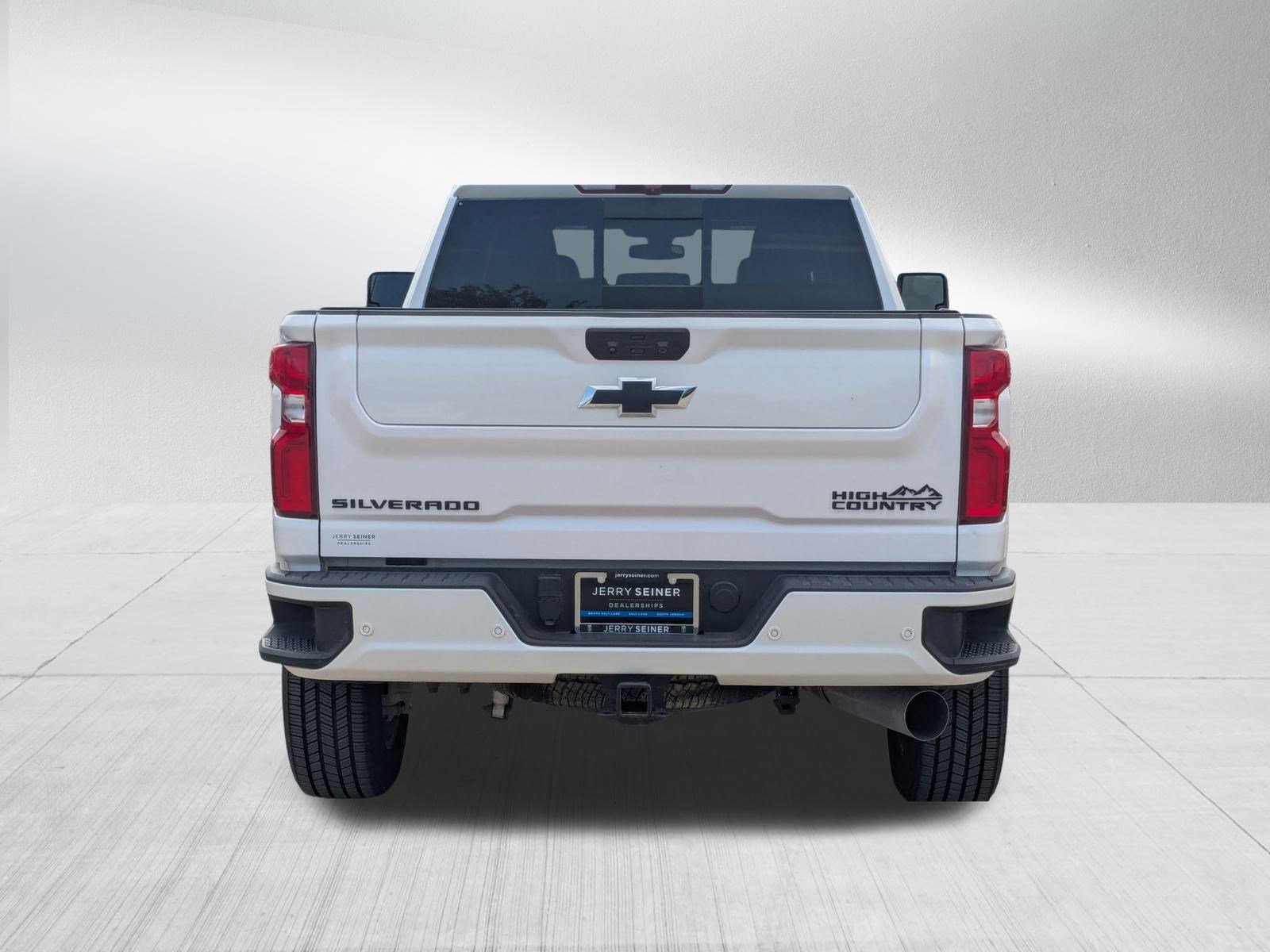 2022 Chevrolet Silverado 3500HD High Country photo 10