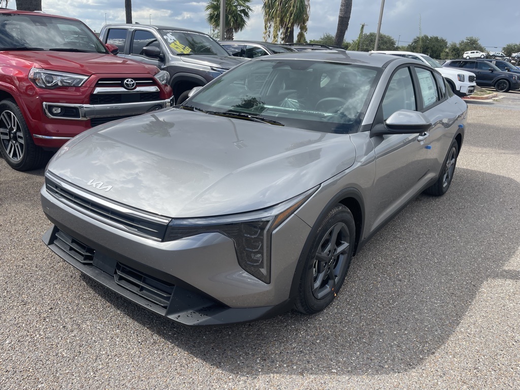 2025 Kia K4 LXS photo 3