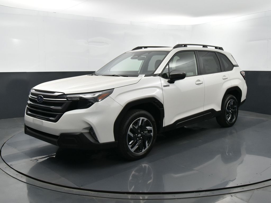 2025 Subaru Forester Premium photo 3