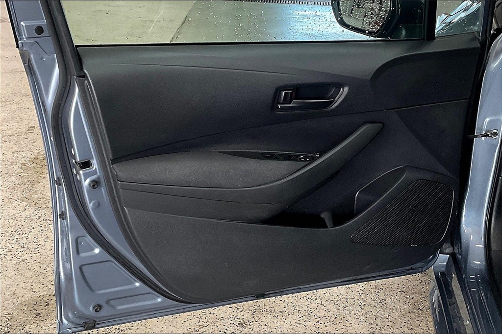 2022 Toyota Corolla LE photo 21